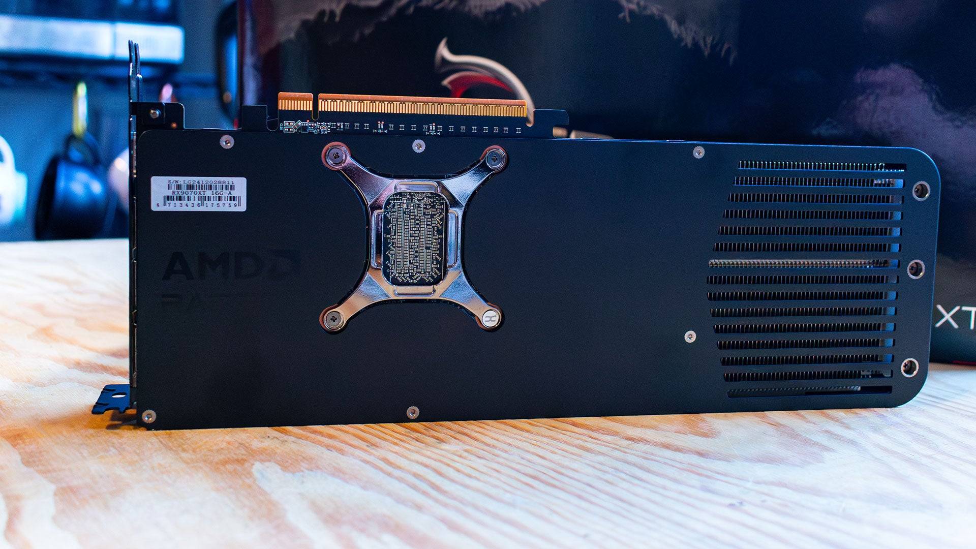 AMD Radeon RX 9070 XT Photo 4