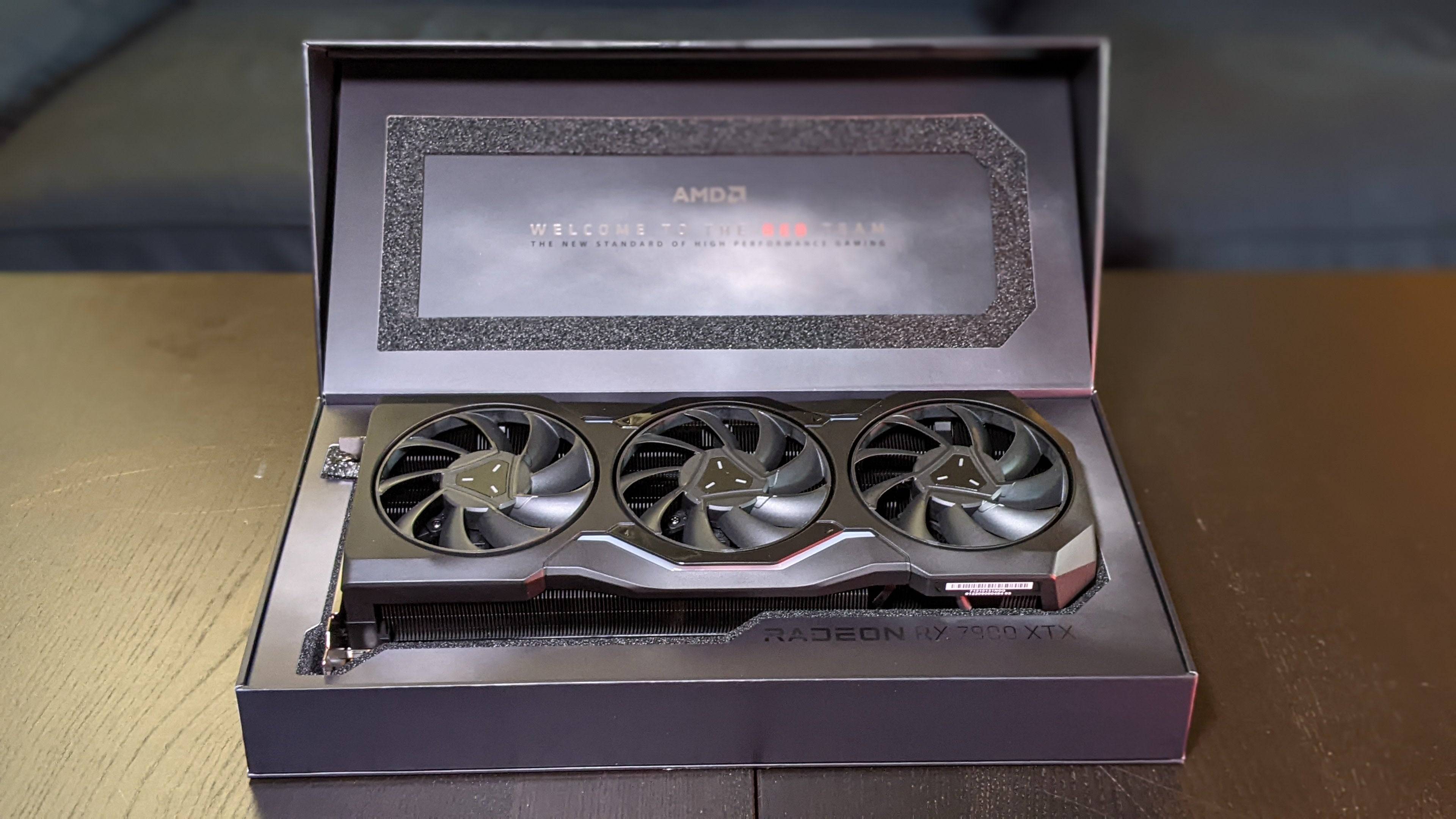 AMD Radeon RX 7900 XTX Photo 2